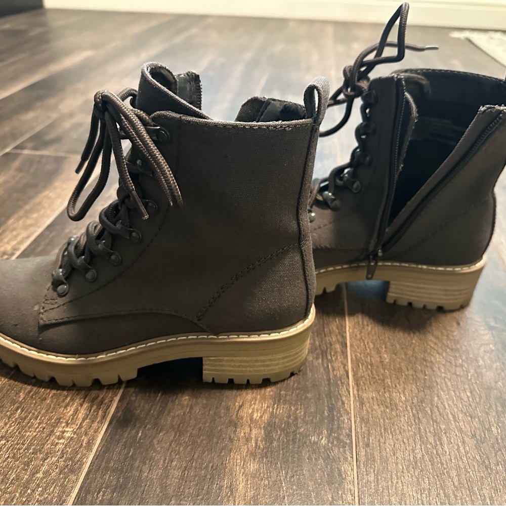 Universal Thread Gray combat boots - Picture 3 of 4